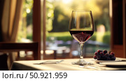 stemware restaurant wine glass ai generated. Стоковое AI-изображение, AI-художник Vectorwin / Фотобанк Лори