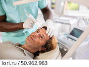 cosmetic doctor skillfully performed. Стоковое фото, фотограф Яков Филимонов / Фотобанк Лори