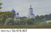 Боголюбский монастырь Рождества Богородицы c XIX века в честь явления Боголюбской иконы Божией Матери — женский православный монастырь в посёлке Боголюбово Суздальского района Владимирской области ,Владимирская и Суздальская епархия Русской православной церкви. Стоковое видео, видеограф Куликов Константин / Фотобанк Лори