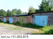 Разноцветные гаражи. Стоковое фото, фотограф Boostport / Фотобанк Лори