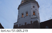 Часовая башня — достопримечательность города Выборга. Стоковое видео, видеограф Яна Проничева / Фотобанк Лори