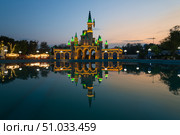 View of Magic City in Tashkent (2022 год). Редакционное фото, фотограф Юлия Белоусова / Фотобанк Лори
