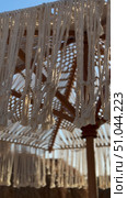 Пляж с соломенными зонтами и шезлонгами Beach relaxation area with straw umbrellas and sun loungers on sandy shore near the water Empty beach with straw umbrellas and sun loungers in Egypt coastal area during daytime. Стоковое видео, видеограф Zita Khasanova / Фотобанк Лори