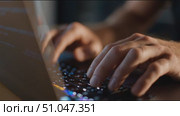 Fingers typing on a laptop in a dimly lit room during evening hours. Стоковое AI-видео, аниматор Сергей Толмачёв / Фотобанк Лори