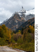 View of Caucasus mountains in autumn. Стоковое фото, фотограф Юлия Белоусова / Фотобанк Лори