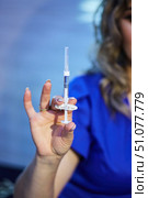 A syringe with a preparation for correcting defects in cosmetology. Medicine for beauty. Стоковое фото, фотограф Наталия Кирсанова / Фотобанк Лори