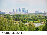 View of Moscow's high-rise buildings from the Krylatsky Hills. Редакционное фото, фотограф Наталия Кирсанова / Фотобанк Лори