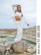 Full length portrait of young beautiful woman. Стоковое фото, фотограф Андрей Аркуша / Фотобанк Лори