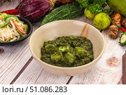 Indian cuisine - Palak paneer cheese with spinach. Стоковое фото, фотограф Андрей Старостин / Фотобанк Лори