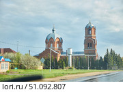 Village of Gudovo, Russia - May 09, 2022: A temple in the Lipetsk region. Редакционное фото, фотограф Наталия Кирсанова / Фотобанк Лори