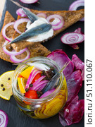 Homemade pickled sprats. Стоковое фото, фотограф Яков Филимонов / Фотобанк Лори