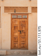 Ras Al Khaimah, UAE – 14.04.2025: The desert coastal town (ghost town) of Jazeera Al Hamra includes a fort, three schools, an open-air market and mosques nestled between hundreds of villas. Стоковое фото, фотограф Feruza Tashmetova / Фотобанк Лори