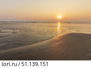 Sunset on Mandrem beach in Goa, India. (2018 год). Стоковое фото, фотограф Емельянов Евгений Викторович / Фотобанк Лори