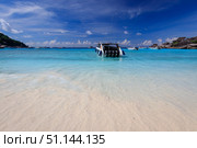 Beach on the Similan Islands on a sunny day. (2017 год). Редакционное фото, фотограф Емельянов Евгений Викторович / Фотобанк Лори