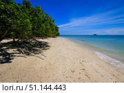Beach with golden sand and sea. (2017 год). Стоковое фото, фотограф Емельянов Евгений Викторович / Фотобанк Лори