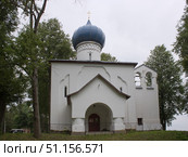 Церковь Олега Брянского, Серафима Саровского и Игоря Черниговского в усадьбе Осташево. Волоколамский муниципальный округ, Московская область. Редакционное фото, фотограф Елена Орлова / Фотобанк Лори