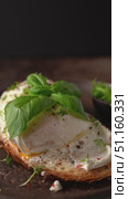 making bruschetta with cream cheese and poached egg. Стоковое видео, видеограф Julia Lavleis / Фотобанк Лори