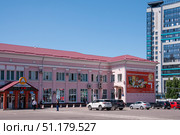 Voronezh, Russia, July 10, 2025: The bus station building on Moskovsky Prospekt in summer. Редакционное фото, фотограф Катерина Белякина / Фотобанк Лори