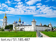 Город Тобольск. Гостиный двор, Софийско-Успенский кафедральный собор и колокольня в Тобольском кремле. Стоковое фото, фотограф Александр Тараканов / Фотобанк Лори