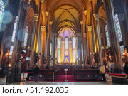 ISTANBUL, TURKEY - NOVEMBER 23, 2021: Istiklal Street. The Church of St. Anthony of Padua. Interior decoration and altar. Редакционное фото, фотограф Наталия Кирсанова / Фотобанк Лори
