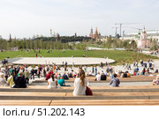 Russia, Moscow:  Landscaping Park Zaryadye (2017 год). Редакционное фото, фотограф Татьяна Васильева / Фотобанк Лори