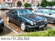 Mercedes-Benz E55 AMG. Редакционное фото, фотограф Art Konovalov / Фотобанк Лори