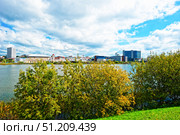 Вид на левую набережную озера Нижний Кабан. Город Казань (2024 год). Стоковое фото, фотограф Макаров Алексей / Фотобанк Лори