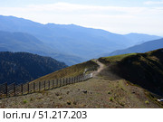Вид с вершины горы на высоте 2200 метров курорта Красная Поляна, Сочи, Краснодарский край. Стоковое фото, фотограф Natalia Sidorova / Фотобанк Лори