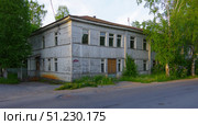 Корпус бывшей земской больницы (утрачен в 2024 году). Карелия, Петрозаводск, улица Федосовой, 14 (2021 год). Редакционное фото, фотограф Алексей Иванов / Фотобанк Лори