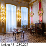 Raspberry pillar room for playing chess. Редакционное фото, фотограф Михаил Аккуратoв / Фотобанк Лори
