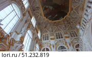 Saint-Petersburg, Russia - May 18th, 2022. Interiors of the State Hermitage Museum. Редакционное видео, видеограф Denis Vostrikov / Фотобанк Лори