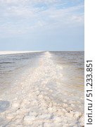 Landscape of a salt lake with a flat white surface. Стоковое фото, фотограф Екатерина Золина / Фотобанк Лори