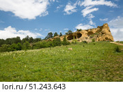View of the limestone cliffs of the Borgustan Range in the North Caucasus. Стоковое фото, фотограф Юлия Белоусова / Фотобанк Лори