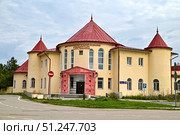 Центр востановительной медицины имени В.А. Зольникова. Город Тобольск, улица Свердлова, дом 38. Редакционное фото, фотограф Александр Тараканов / Фотобанк Лори