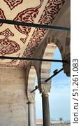 Sultan Ahmet Camii - Blue Mosque in Istanbul Istanbul Ottoman Gazi Ahmet Pasa Mosque Interior Dome Inside of cupols of Sultanahmet mosque in Istanbul Interior Dome Detail From Sultan Ahmet Mosque, Istanbul, Turkey. Стоковое фото, фотограф Zita Khasanova / Фотобанк Лори