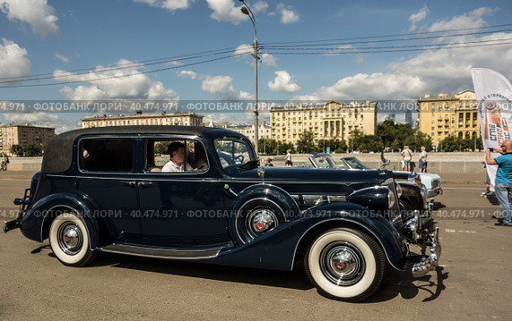 1937 Packard Super Eight Convertible (2022 год). Редакционное фото, фотограф Iva Noel / Фотобанк Лори