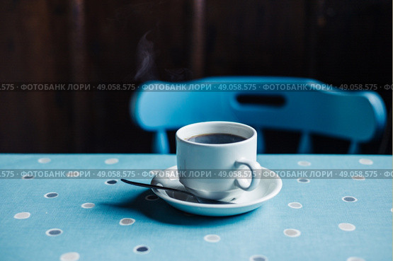 A cup of freshly brewed coffee in a tearoom. Стоковое фото, агентство Ingram Publishing / Фотобанк Лори