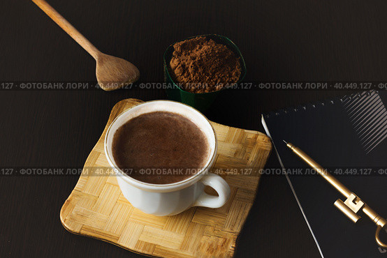 A cup of hot cocoa drink. Стоковое фото, фотограф Андрей Ситников / Фотобанк Лори