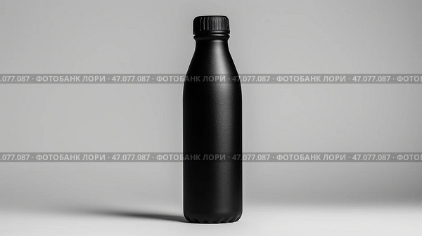 A sleek, matte black reusable water mockup bottle standing on a white background. Гладкая черная матовая многоразовая бутылка для воды на белом фоне. Стоковое AI-изображение, AI-художник Katsiaryna Repich / Фотобанк Лори