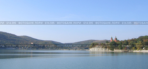 Абрау-Дюрсо. Стоковое фото, фотограф Виталий Сизов / Фотобанк Лори