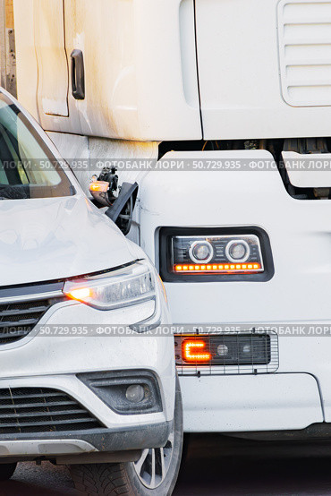 Accident between a truck and a passenger car. vertical shot. Стоковое фото, фотограф Антон Вахрушев / Фотобанк Лори
