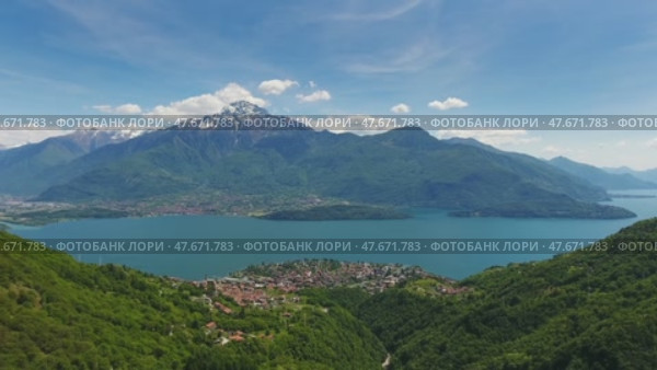 Aerial landscape on Como lake in Italy (2023 год). Стоковое видео, видеограф Михаил Коханчиков / Фотобанк Лори