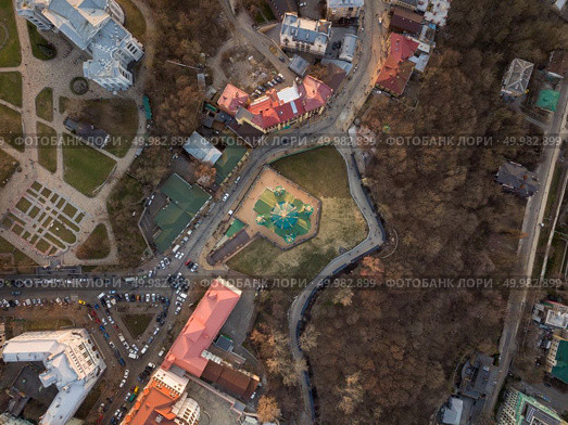 Aerial top view of Saint Andrew’s church and Andreevska street from above in Kiev city, Ukraine. Drone photo. Aerial top view of Saint Andrew’s church from above in Kiev city. Стоковое фото, агентство Ingram Publishing / Фотобанк Лори