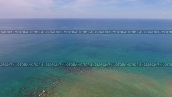Aerial video of cape and sea in Khao Lak. Стоковое видео, видеограф Михаил Коханчиков / Фотобанк Лори