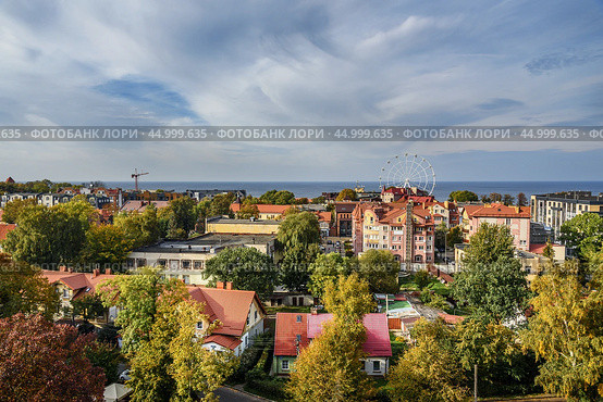 Aerial view city Zelenogradsk from observation deck of Water Tower. Russia (2021 год). Стоковое фото, фотограф Elena Odareeva / Фотобанк Лори