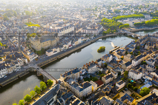 Aerial view of french city Laval, Mayenne. Стоковое фото, фотограф Яков Филимонов / Фотобанк Лори