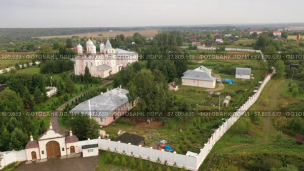 Aerial view of Paisievo-Galichsky Assumption Convent. City of Galich. Russia. Стоковое видео, видеограф Яков Филимонов / Фотобанк Лори