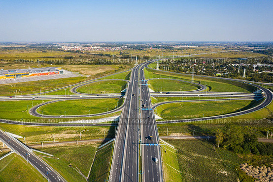 Aerial view of the road junction in Kaliningrad, Russia (2020 год). Стоковое фото, фотограф Константин Тронин / Фотобанк Лори