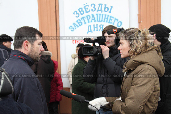 Алексей Полещиков дает интервью телеканалу (2010 год). Редакционное фото, фотограф Михаил Смыслов / Фотобанк Лори