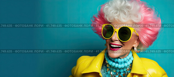 An elderly beautiful woman with bright dyed hair and sunglasses. Generated by AI. Стоковое AI-изображение, AI-художник Ярославский Максим / Фотобанк Лори
